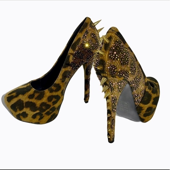 Scene Studded Platform Leopard print Heels size8.5 - Picture 3 of 14